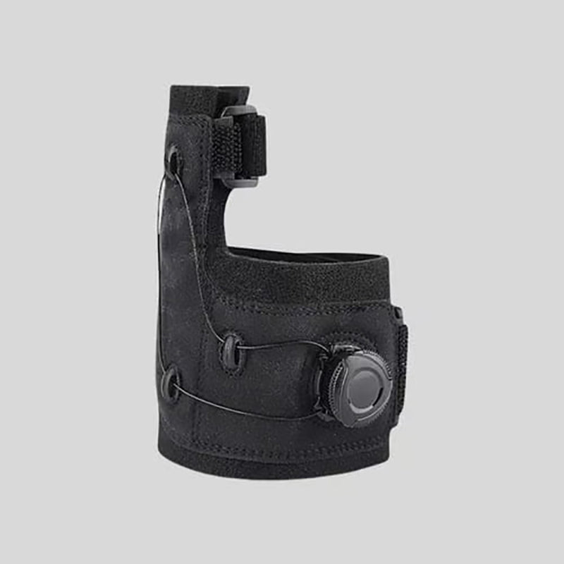 Adjustable thumb support strap for thumb eversion